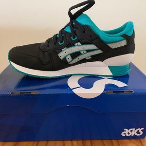 Asics Sneakers Black and Teal ( Gel Lyte III)